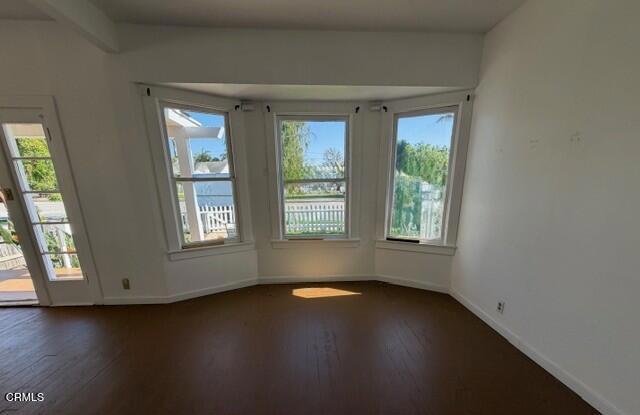 Detail Gallery Image 6 of 14 For 403 S Evergreen Dr, Ventura,  CA 93001 - 2 Beds | 1 Baths