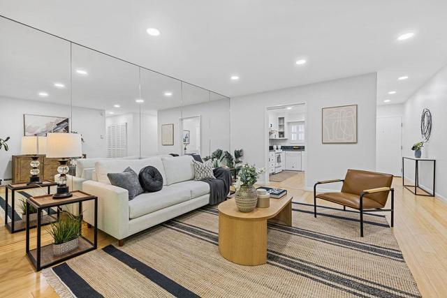 4096 17th Street, San Francisco CA: https://media.crmls.org/mediaz/e1102497-c7e5-45c3-b2c3-bb2907257b8a.jpg