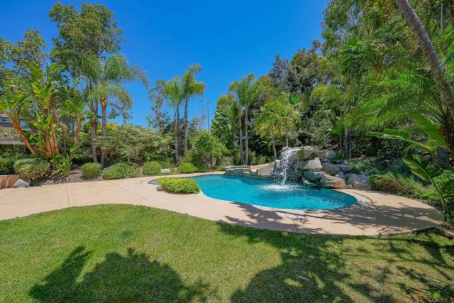 Detail Gallery Image 8 of 61 For 821 Shadow Ridge Pl, Chula Vista,  CA 91914 - 5 Beds | 4/1 Baths