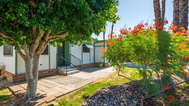 1139 Via Feliz, Cathedral City CA: https://media.crmls.org/mediaz/e1125d07-e108-4a08-87a9-cf4dc9a8a3b3.jpg