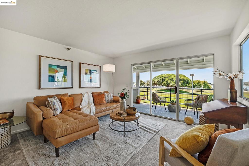 1205 Melville Sq #209