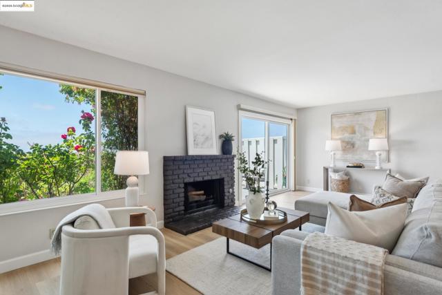 93 Thousand Oaks St, Oakland CA: https://media.crmls.org/mediaz/e1133f12-66b6-4021-be41-6e6394743709.jpg