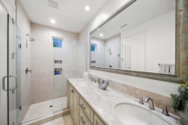 76357 Via Chianti, Indian Wells CA: https://media.crmls.org/mediaz/e1138af7-3272-48ff-99c8-0cb7fc5a9dd0.jpg