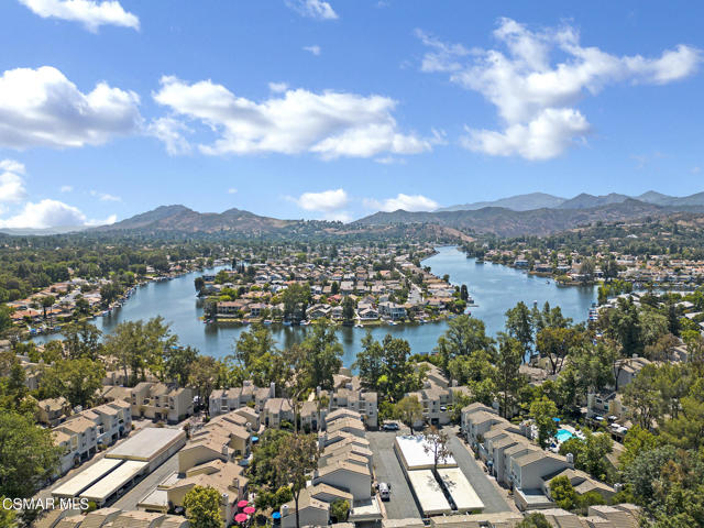 1206 S Westlake Boulevard, Westlake Village CA: https://media.crmls.org/mediaz/e113a10a-765a-4de6-baf3-66b9a4cfc5ab.jpg