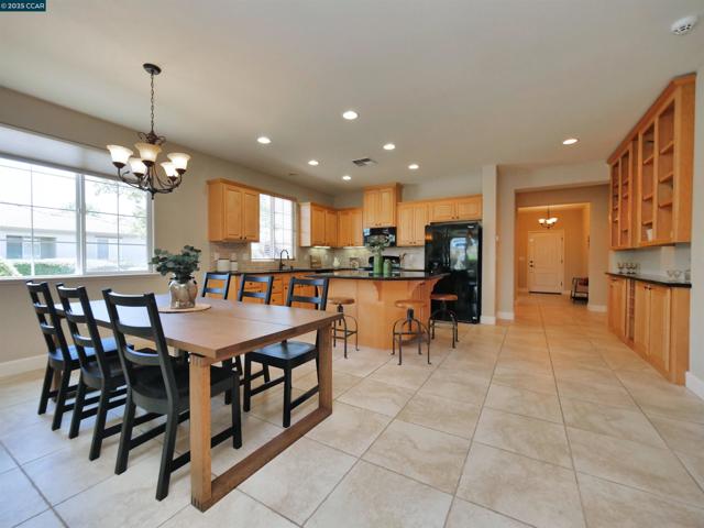 335 Suez Canal Lane, Sacramento CA: https://media.crmls.org/mediaz/e113cd7e-6e9b-4756-82de-d65f109542b5.jpg