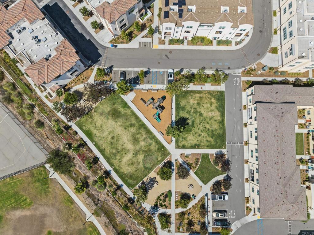 https://media.crmls.org/mediaz/e113d215-b3ea-45b1-9051-d0c0a7094914.jpg?preset=X-Large