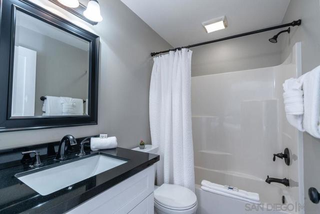 845 Beryl St unit B, San Diego CA: https://media.crmls.org/mediaz/e11454de-2c70-4b2c-b11e-115039fe9ab7.jpg