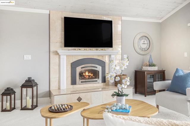 737 Willow Lake Rd, Discovery Bay CA: https://media.crmls.org/mediaz/e114b96a-d4a7-4609-b87b-1013d68085ee.jpg
