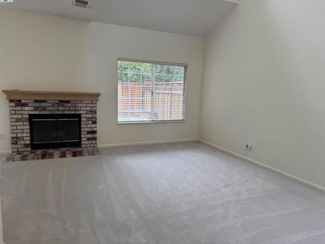 119 Heritage Park Dr, Danville CA: https://media.crmls.org/mediaz/e114e61c-5ee4-484c-a9e1-debdb575b8cb.jpg