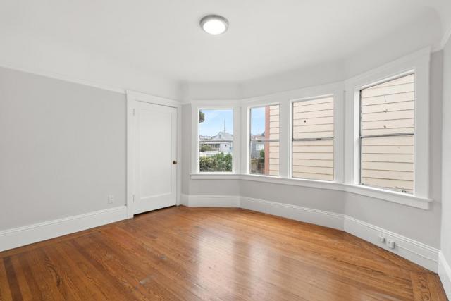 189 Lee Avenue, San Francisco CA: https://media.crmls.org/mediaz/e114f146-94e6-4e8d-b012-a32efd34e045.jpg