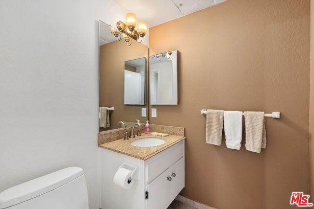 21727 Ulmus Drive, Woodland Hills CA: https://media.crmls.org/mediaz/e115c35e-f52d-4a27-87ed-c0500efad36d.jpg