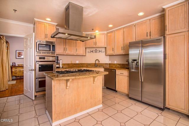 202 S Holliston Avenue, Pasadena CA: https://media.crmls.org/mediaz/e11644f2-e0ef-43f5-ae48-036eced94dbc.jpg