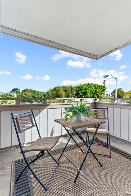 25192 Copa Del Oro Drive, Hayward CA: https://media.crmls.org/mediaz/e116c80d-d2fd-4ccc-b239-9c895c599ab3.jpg