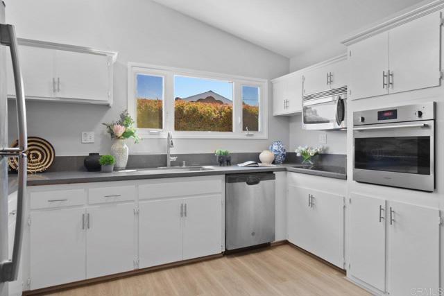 Detail Gallery Image 6 of 34 For 6065 Zora Street, La Mesa,  CA 91942 - 3 Beds | 2 Baths
