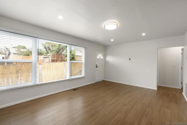 4233 Pepper Dr, San Diego CA: https://media.crmls.org/mediaz/e11783be-d65d-4574-bbcb-7b42a9e59946.jpg
