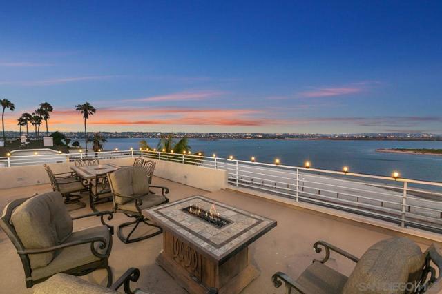 3328 Crown Point, San Diego CA: https://media.crmls.org/mediaz/e1185853-6062-484d-bee8-91cb00986964.jpg