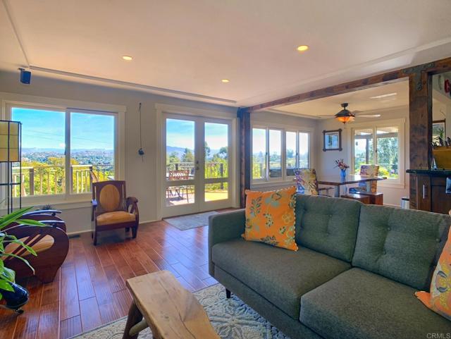 Detail Gallery Image 7 of 34 For 998 Bernita Rd, El Cajon,  CA 92020 - 3 Beds | 3 Baths