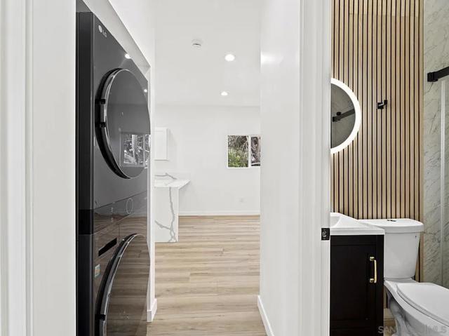7231 Mohawk ST, San Diego CA: https://media.crmls.org/mediaz/e118ecfd-6e67-4f77-ac89-a2ab50095552.jpg