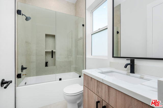 10819 Morrison Street, 3 photo 6