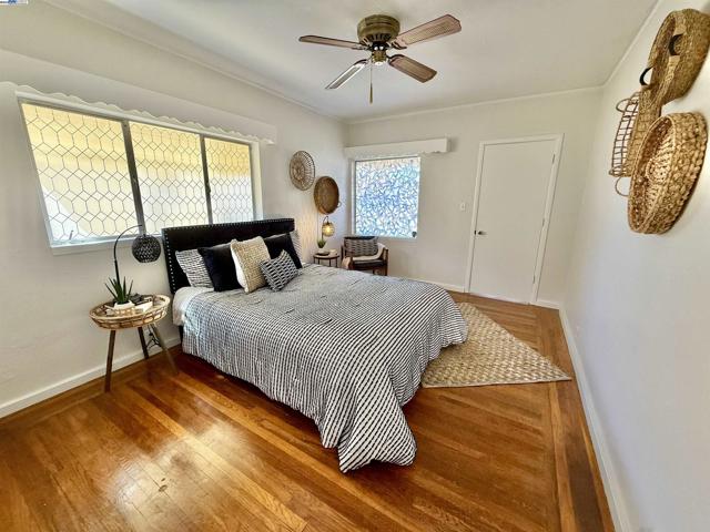 Image 32 of 57 For 574 Lewis Ave