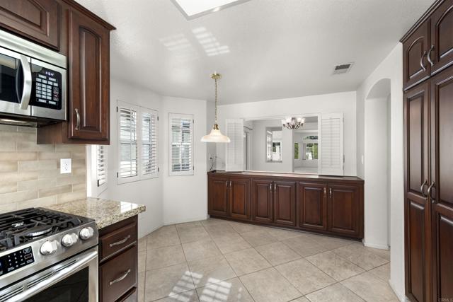 2505 LA COSTA AVE, Chula Vista CA: https://media.crmls.org/mediaz/e11a865d-0331-4b78-8f76-68a72d48700e.jpg