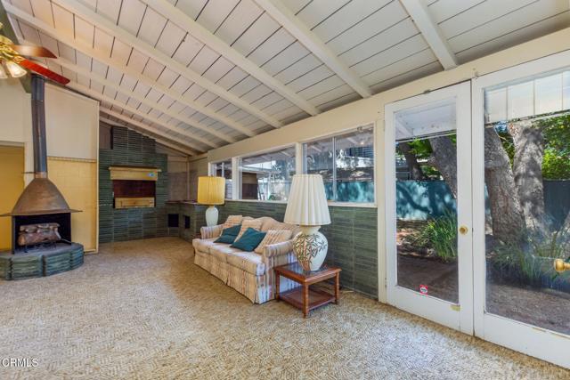 1330 Fern Oaks Drive, Santa Paula CA: https://media.crmls.org/mediaz/e11a8a40-597e-4f51-ba94-dface00b86f1.jpg
