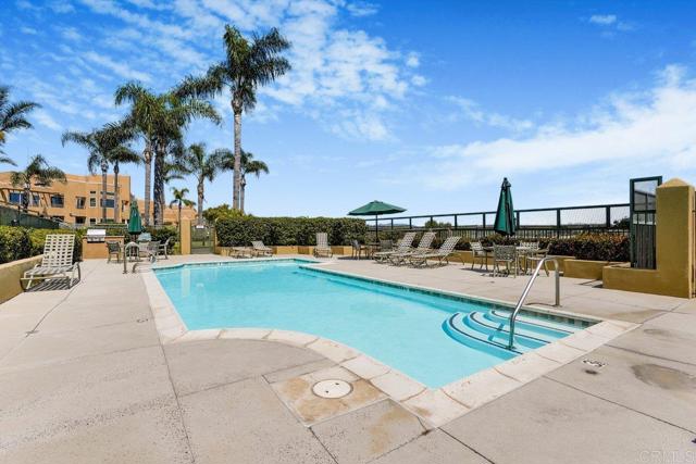 Detail Gallery Image 27 of 34 For 4021 Canario St #235,  Carlsbad,  CA 92008 - 3 Beds | 3 Baths