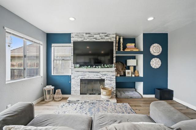 1595 Bay Meadows Dr, Alpine CA: https://media.crmls.org/mediaz/e11b2323-6267-4704-9721-84e50b6cabc8.jpg