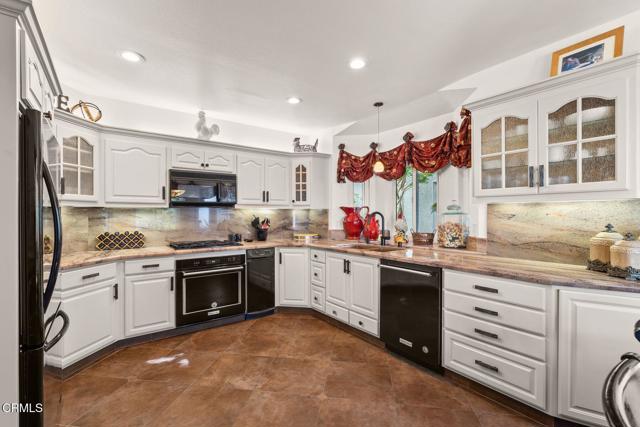 Detail Gallery Image 5 of 32 For 2112 Bermuda Dunes Pl, Oxnard,  CA 93036 - 3 Beds | 2/1 Baths