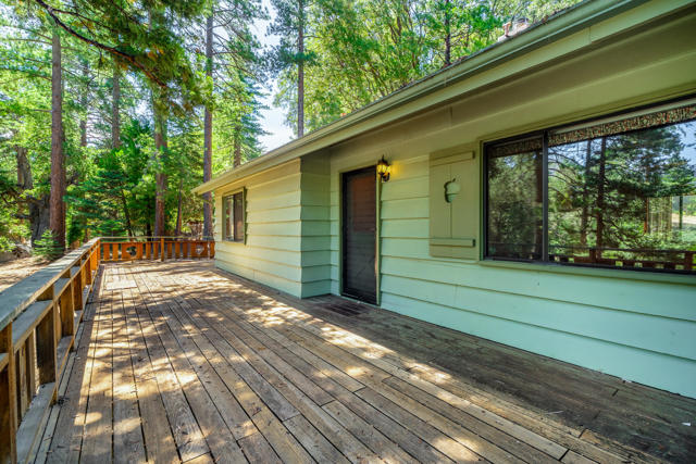 52551 Pine Ridge Road, Idyllwild CA: https://media.crmls.org/mediaz/e11bfbdb-7bf8-436f-b448-b0cbbf1f0140.jpg