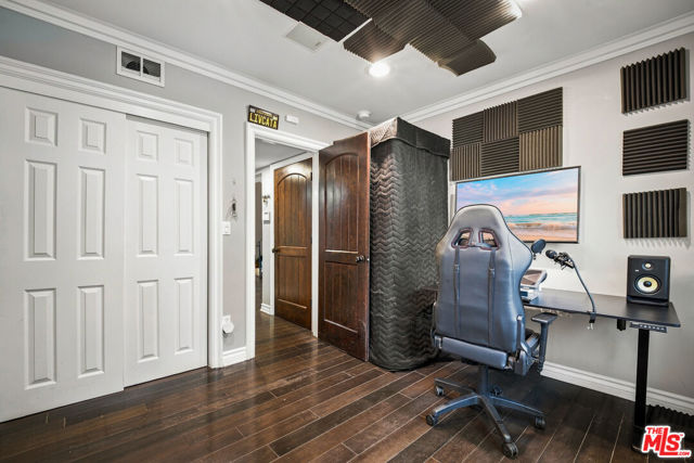 4 Bed Home for Sale in Encino, California