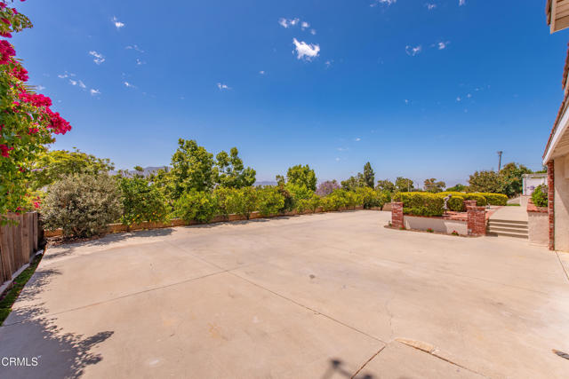2210 Via Loma, Camarillo CA: https://media.crmls.org/mediaz/e11cf19b-8e68-4cbe-b27e-929d787a0602.jpg