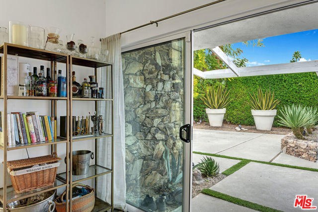 1155 E Mesquite Avenue, Palm Springs CA: https://media.crmls.org/mediaz/e11dd5a2-a5b1-4254-9f33-5cbf3e0ac556.jpg