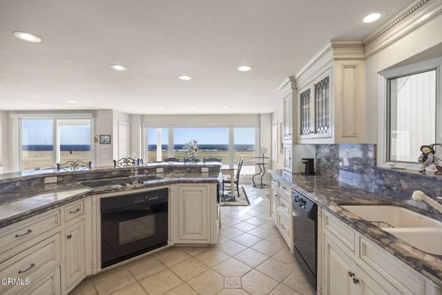 Detail Gallery Image 17 of 62 For 4177 Ocean Dr, Oxnard,  CA 93035 - 3 Beds | 3/1 Baths
