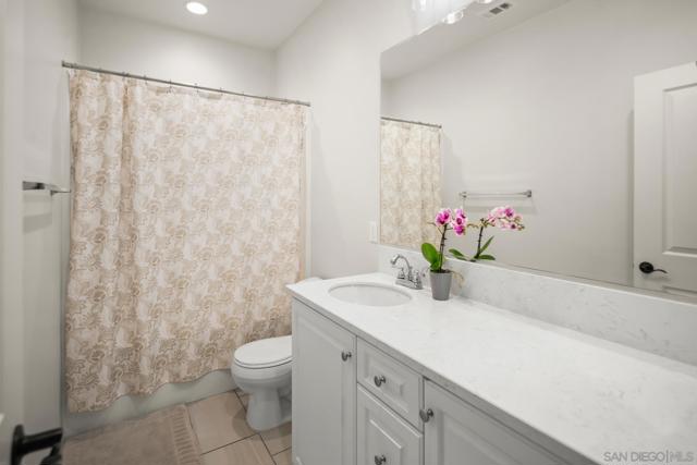 1257 Calle Datura, Chula Vista CA: https://media.crmls.org/mediaz/e11e6182-8e8e-4ad4-b981-8aadb52b6c3c.jpg