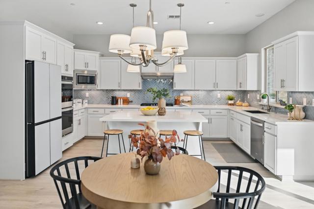 2954 Laredo Drive, Rocklin CA: https://media.crmls.org/mediaz/e11e8e19-3c0e-46a1-8c8f-95e9c6635c88.jpg