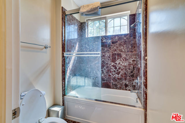 1008 Harbor Crossing Lane, Marina del Rey CA: https://media.crmls.org/mediaz/e11f814e-5d04-4ca2-aa6a-214b4ca38792.jpg