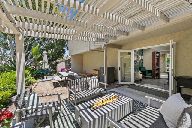 4366 Caminito Pintoresco, San Diego CA: https://media.crmls.org/mediaz/e11ff45b-1e42-449c-800a-31e6f981d5a2.jpg