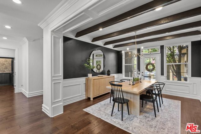 638 Oak Tree Court, Simi Valley CA: https://media.crmls.org/mediaz/e1201a36-8373-4a78-a495-5b57bc5de6f2.jpg