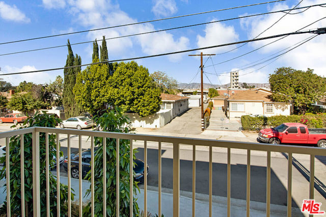 12132 Hart St, North Hollywood CA: https://media.crmls.org/mediaz/e1201aa5-d447-49c5-933b-767647a111e9.jpg