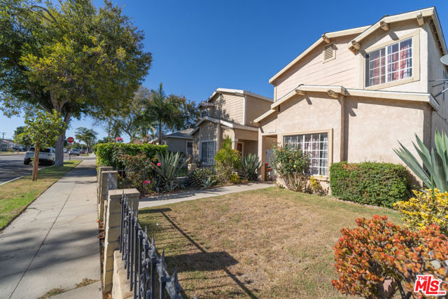 1281 33rd Street, Long Beach, California 90810, 4 Bedrooms Bedrooms, ,2 BathroomsBathrooms,Single Family Residence,For Sale,33rd,24462483