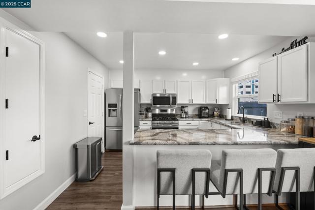 1627 Livingston Ln, Richmond CA: https://media.crmls.org/mediaz/e120722f-6e1c-46b0-aff9-a867e4b6aab8.jpg