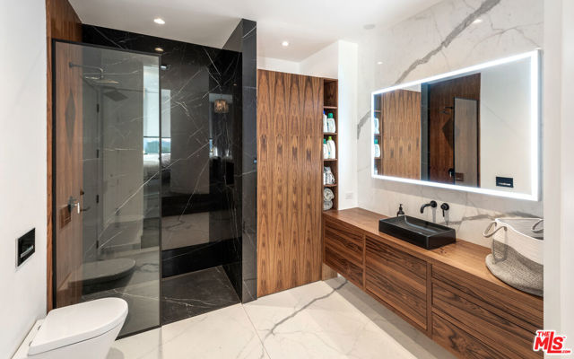 Drew Fenton | 9305 Nightingale Drive Los Angeles CA | MLS: 7240240