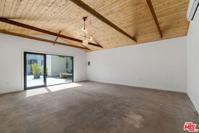 4031 Edenhurst Avenue, Los Angeles CA: https://media.crmls.org/mediaz/e1217eef-f58b-4f04-84c3-d69367fc1e6d.jpg