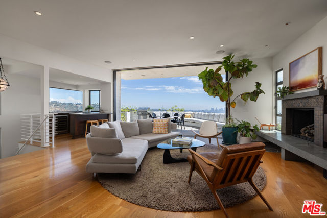 3 Bed Home for Sale in Los Angeles, California