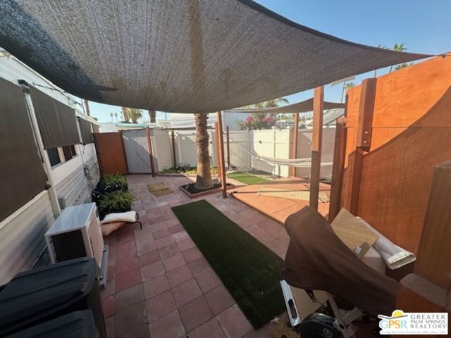 2 McKinley St., Cathedral City CA: https://media.crmls.org/mediaz/e1219066-f3bd-4089-b799-3715d1235211.jpg