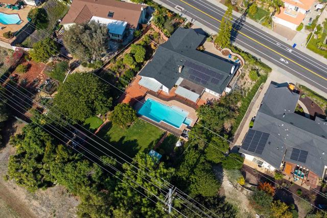 6641 Murray Park Dr, San Diego CA: https://media.crmls.org/mediaz/e12192a5-9535-4b3b-96bb-8cb1cbe48f80.jpg