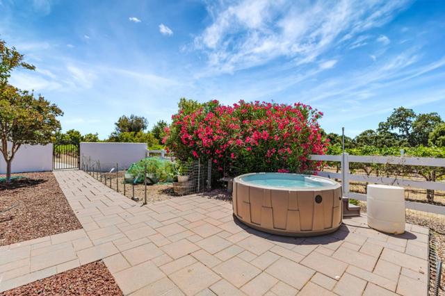 1152 Little River Drive, Hollister CA: https://media.crmls.org/mediaz/e122d033-1fd6-4f90-9e38-9bb49ba50163.jpg