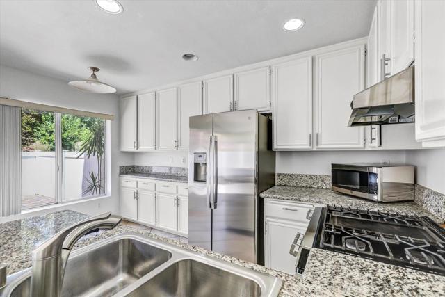 Detail Gallery Image 16 of 31 For 1374 Serena Circle #1,  Chula Vista,  CA 91910 - 3 Beds | 2/1 Baths