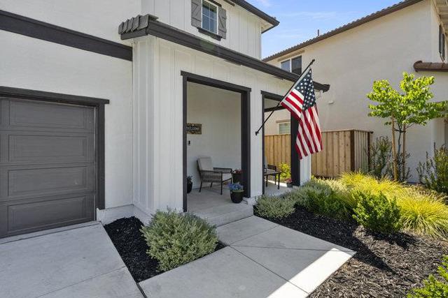 9182 Wickham Court, Gilroy CA: https://media.crmls.org/mediaz/e123cd85-a301-4782-8e33-f7af50cad4e2.jpg